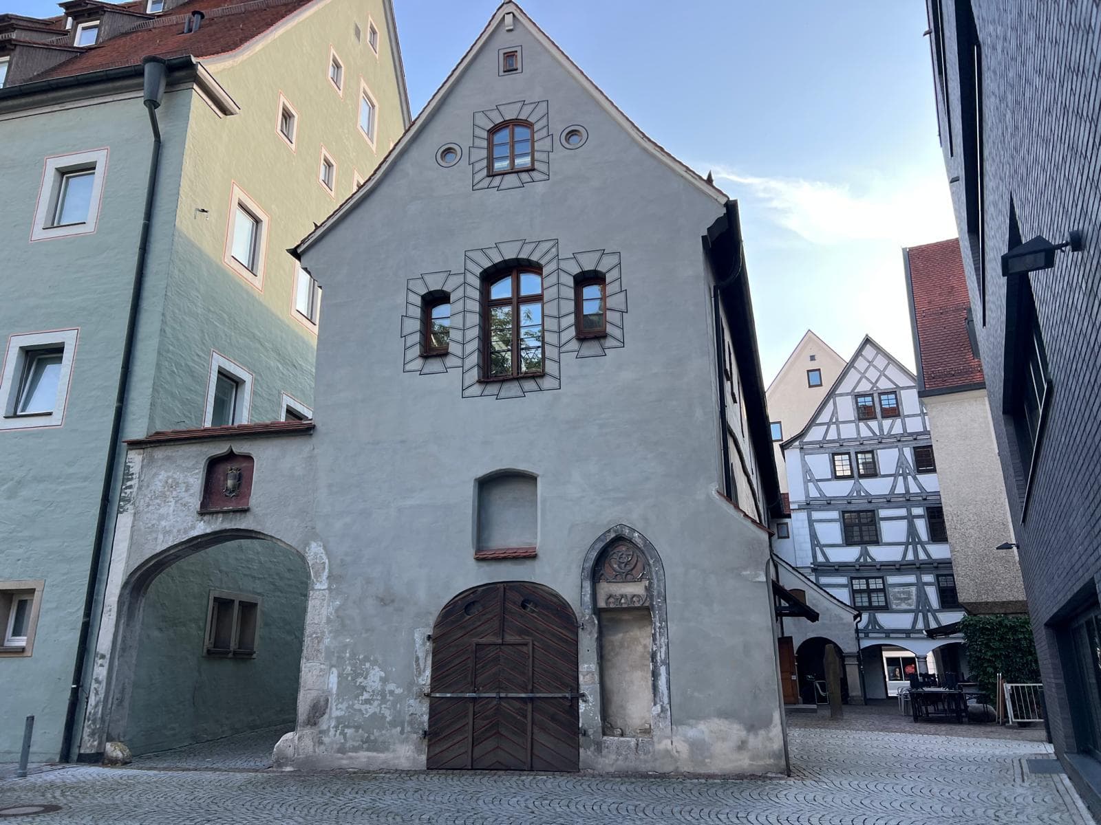 Nikolauskapelle, Eingang an der Seite rechts